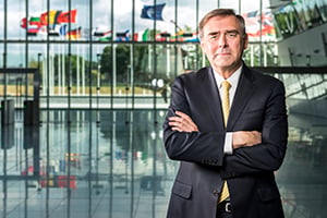 Top US official takes helm of NCI Agency